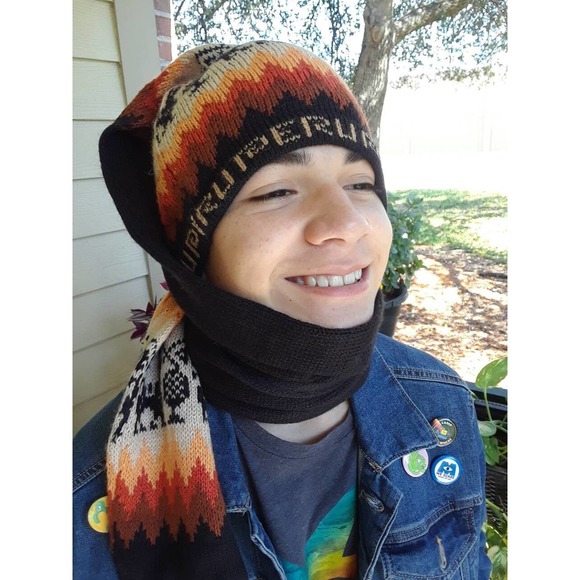 Peruvian Hat (Chullo) and Scarf One Piece Alpaca and Sheep Wool - Picture 2 of 7